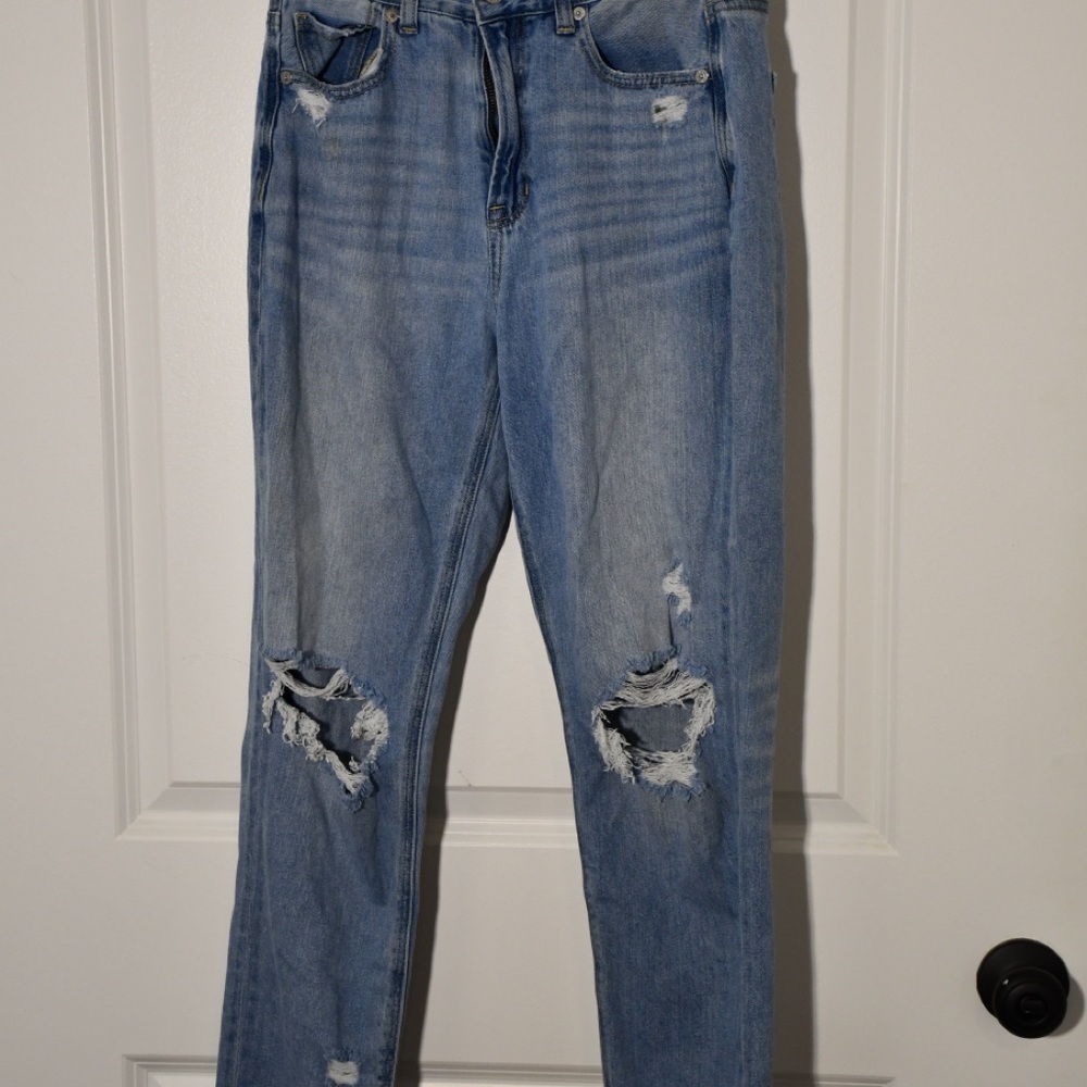 American Eagle Outfitters Light Blue Distressed Boyfriend Jeans